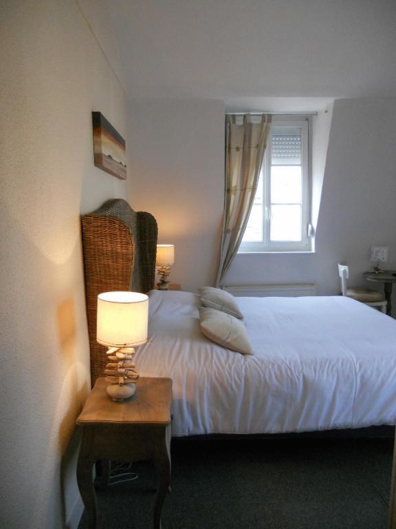 Hotel Des Falaises Villers-sur-Mer Quarto foto